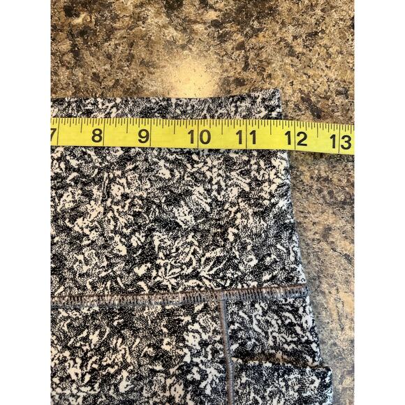 Athleta XS Salutation Stash Pocket II 7/8 Black White Floral Print Leggings - Picture 8 of 9